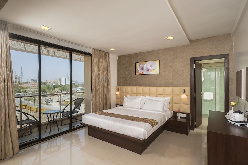 Vinstar Serviced Apartments Hinjawadi Ngoại thất bức ảnh
